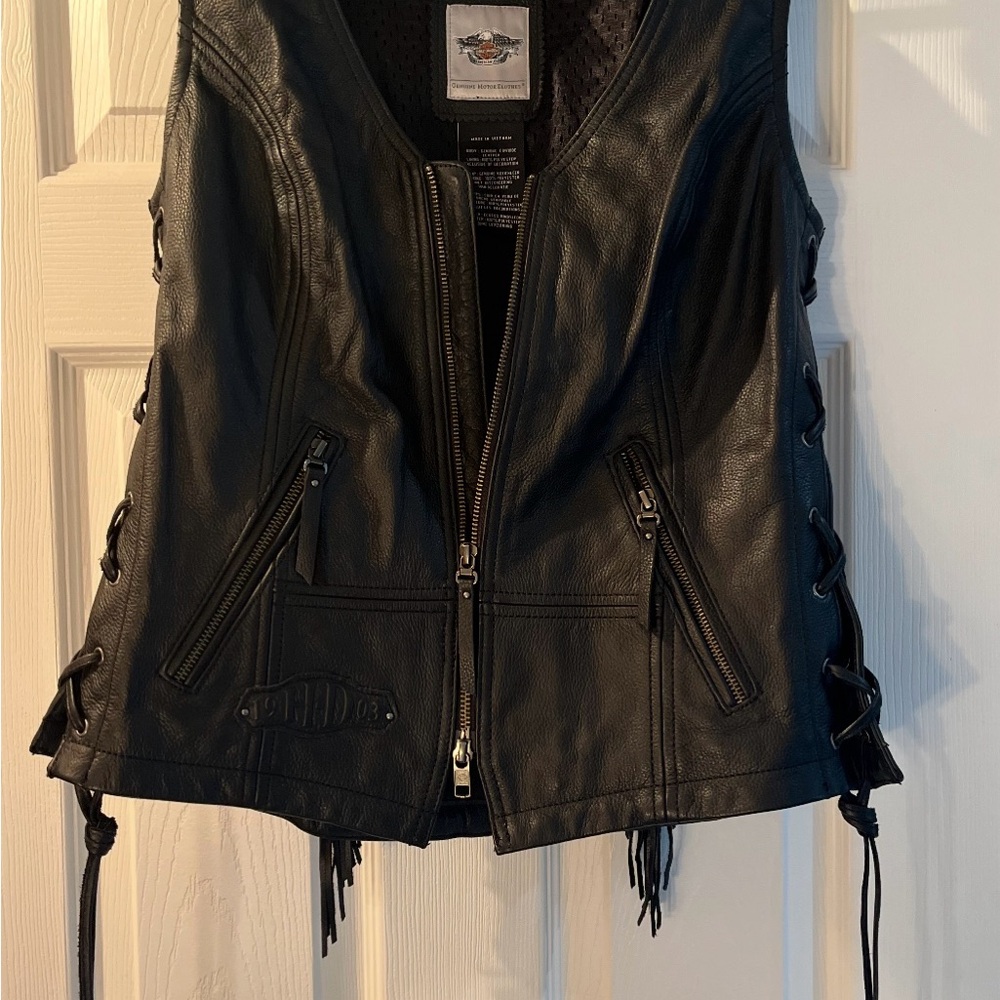 Harley Davidson Women’s Black Leather Vest with Zipper Details